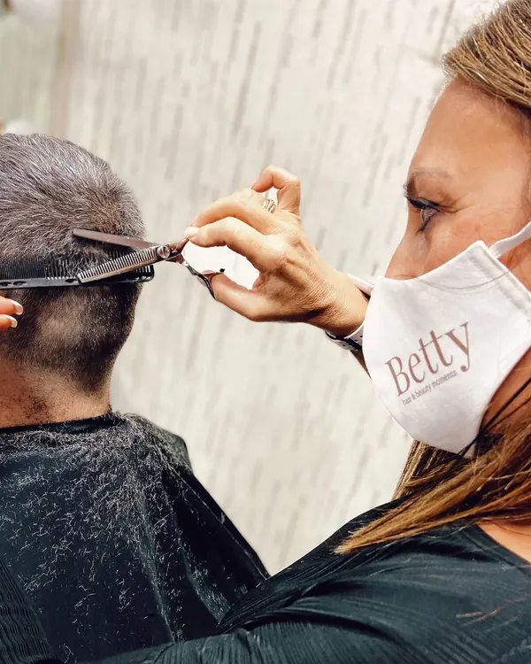 Corte de pelo en Betty Peluquerías